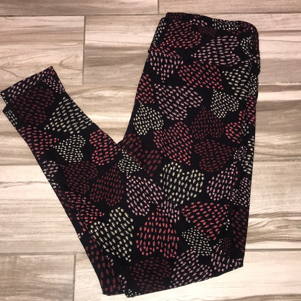 LulaRoe tall & Curvy valentine heart leggings